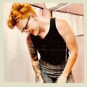 Meet your Posher, Jenn